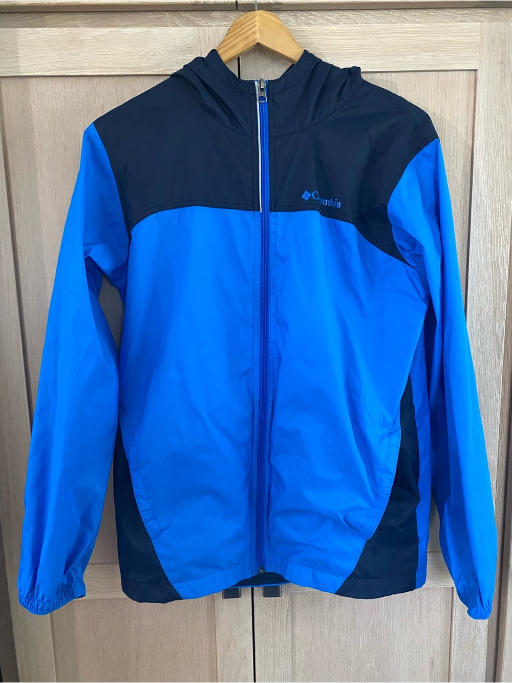 Columbia Light Blue Glennaker Rain Jacket with Navy Trim